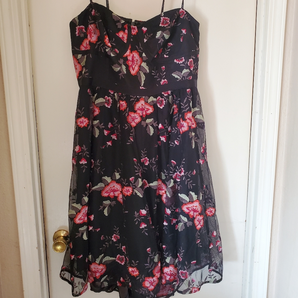 NWT City Chic dolce love black embroidered dress - Picture 2 of 6